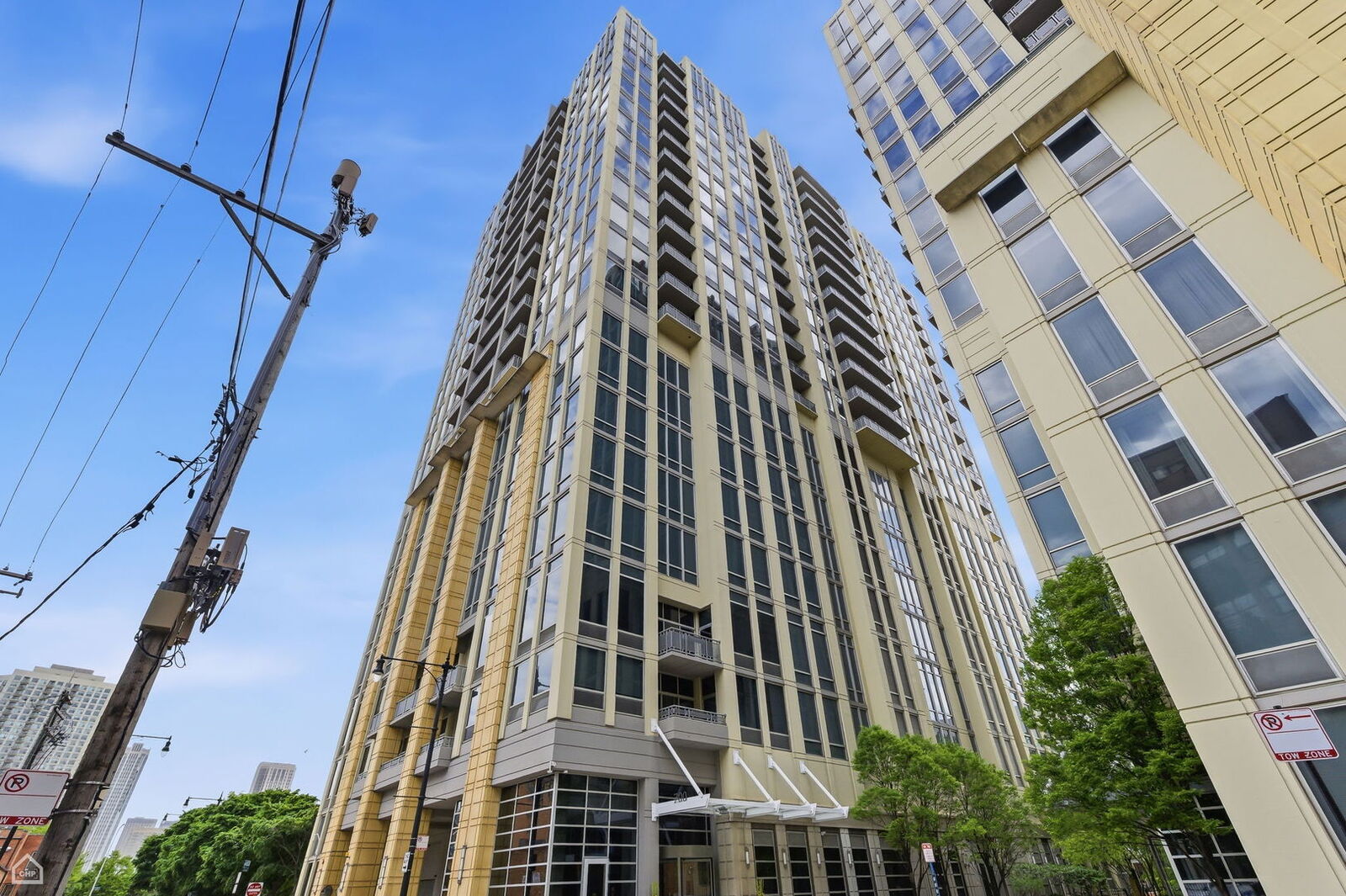 Property Photo: 700 N Larrabee Street 1013 IL 60654