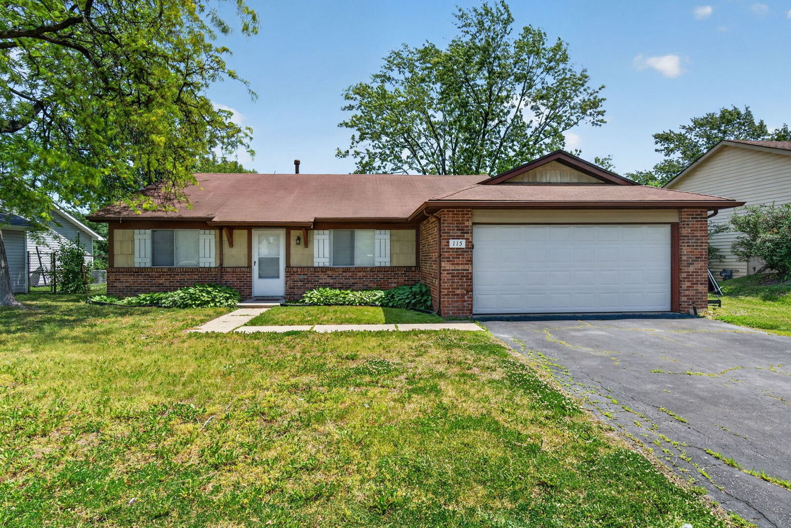 Property Photo:  115 Oriole Road  IL 60443 