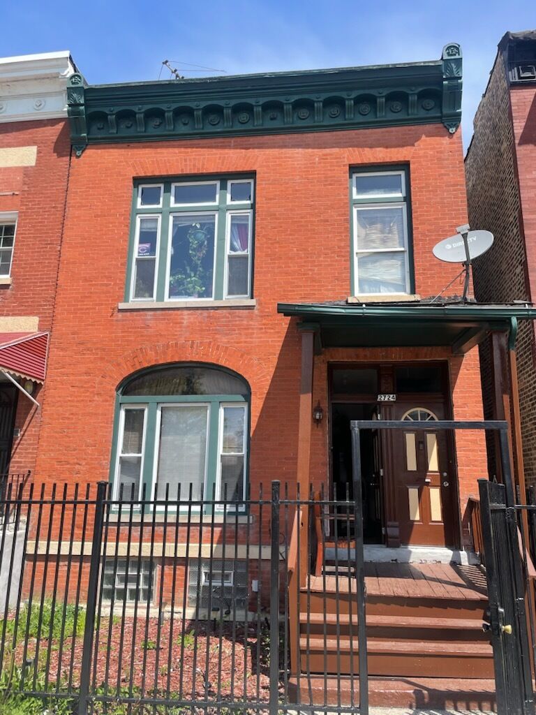 Property Photo:  2724 W Jackson Boulevard  IL 60612 