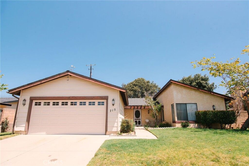 Property Photo:  715 Vickie Avenue  CA 93454 