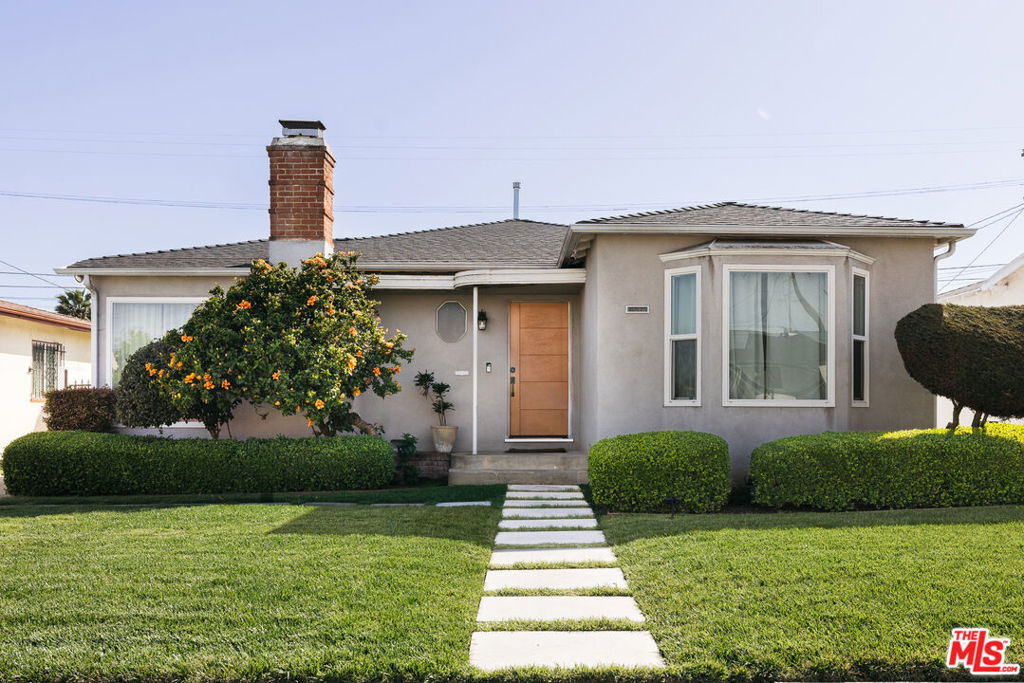 Property Photo: 1916 W 94th Street CA 90047