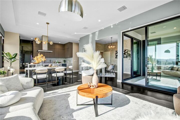 Property Photo:  388 Cordova Street 710  CA 91101 