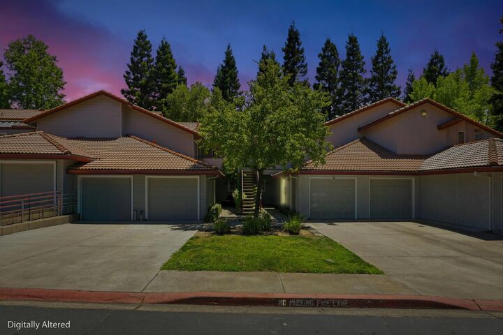 Property Photo: 7330 Stratford Place 708 CA 95842