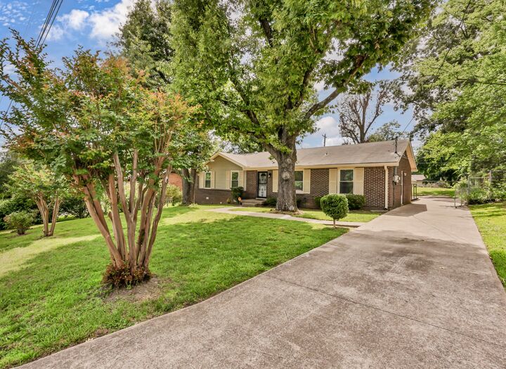 Property Photo:  130 Darlene Dr  TN 37042 