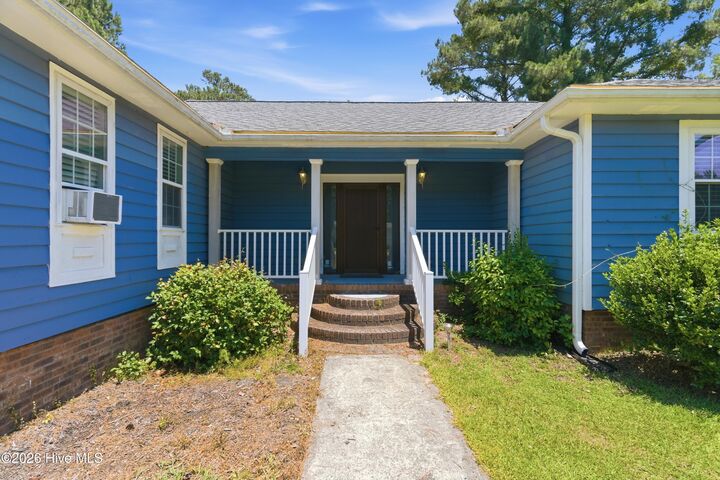Property Photo: 1295 Moore Town Road NC 28457