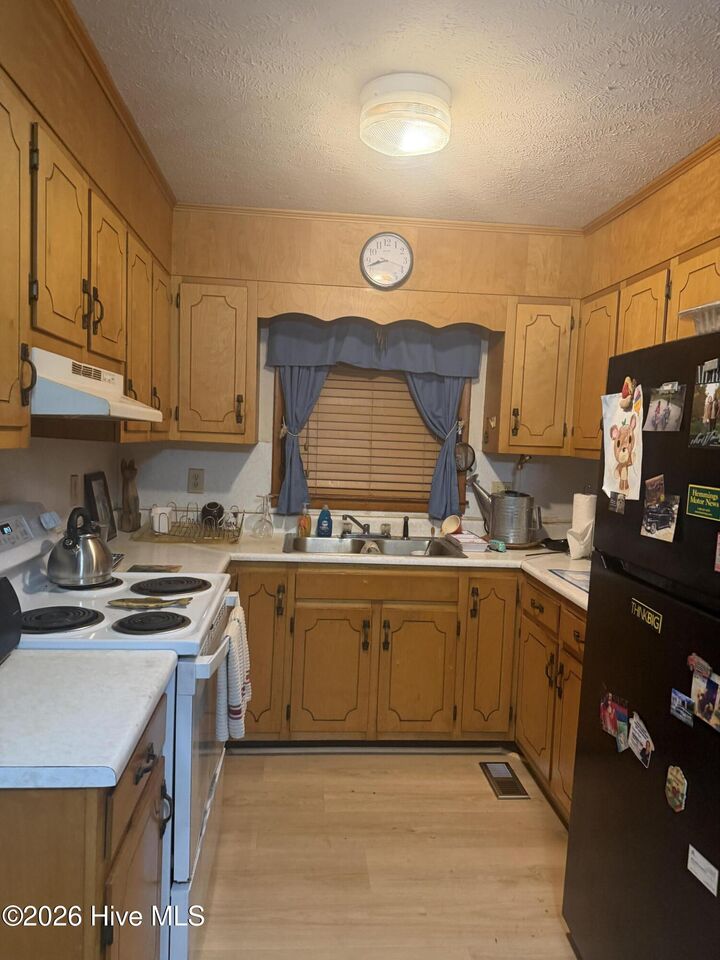 Property Photo: 1725 Harrells Highway NC 28441