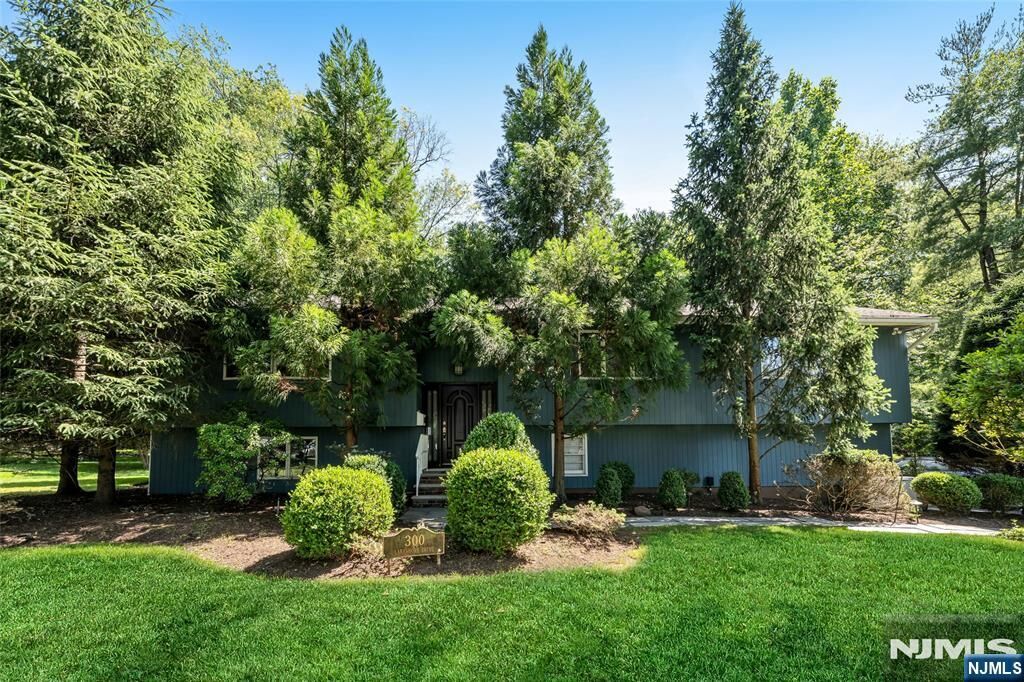 Property Photo:  300 Lake Shore Drive  NJ 07641 