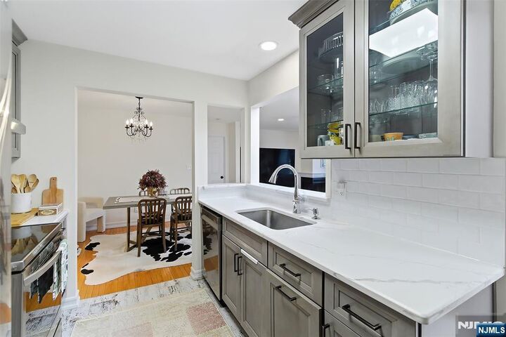Property Photo: 28 Garden Place 163 NJ 07020