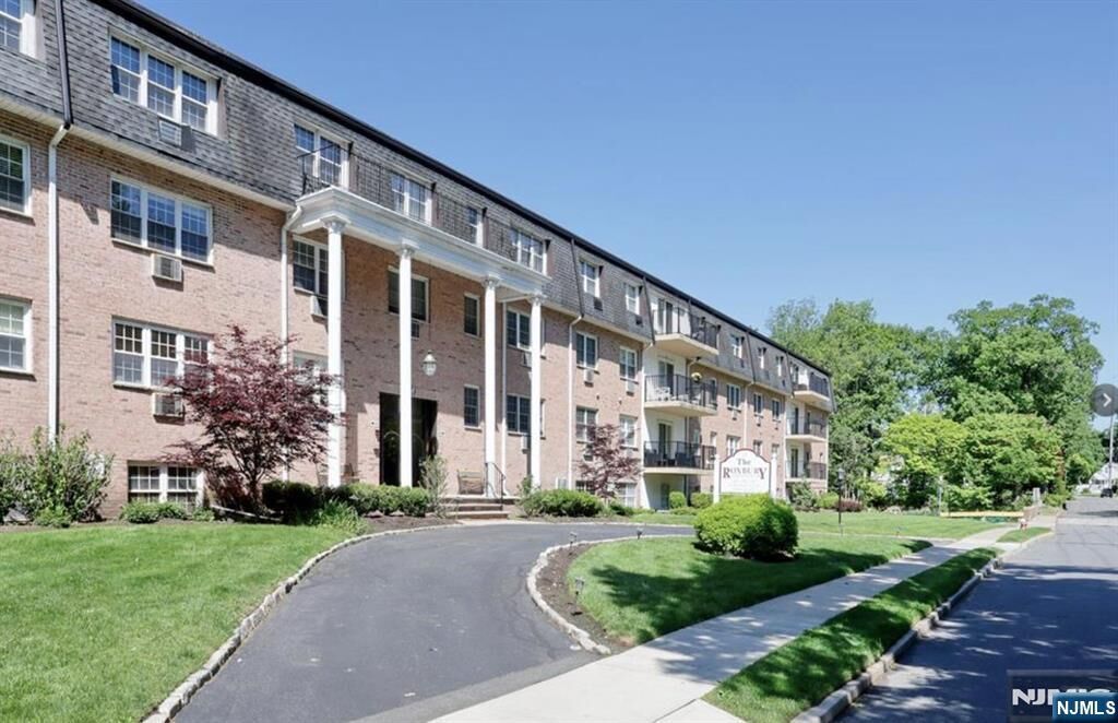 Property Photo:  550 Fairview 318  NJ 07675 