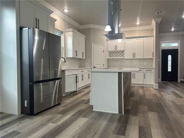 Property Photo: 1731 Pratt Drive LA 70122