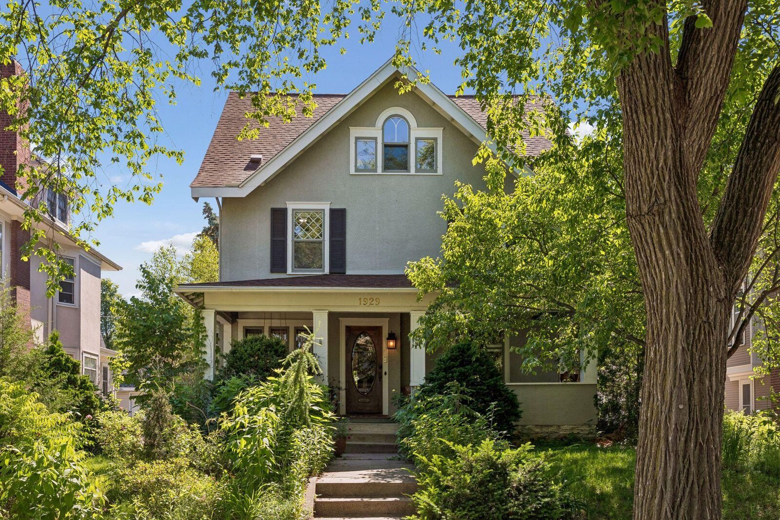 Property Photo: 1929 James Avenue S MN 55403