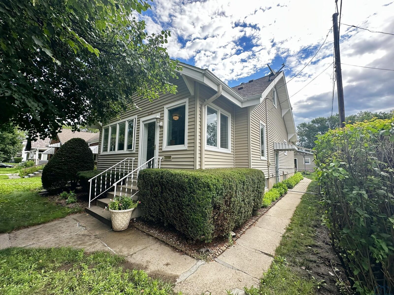 Property Photo: 1312 S Glass St IA 51106
