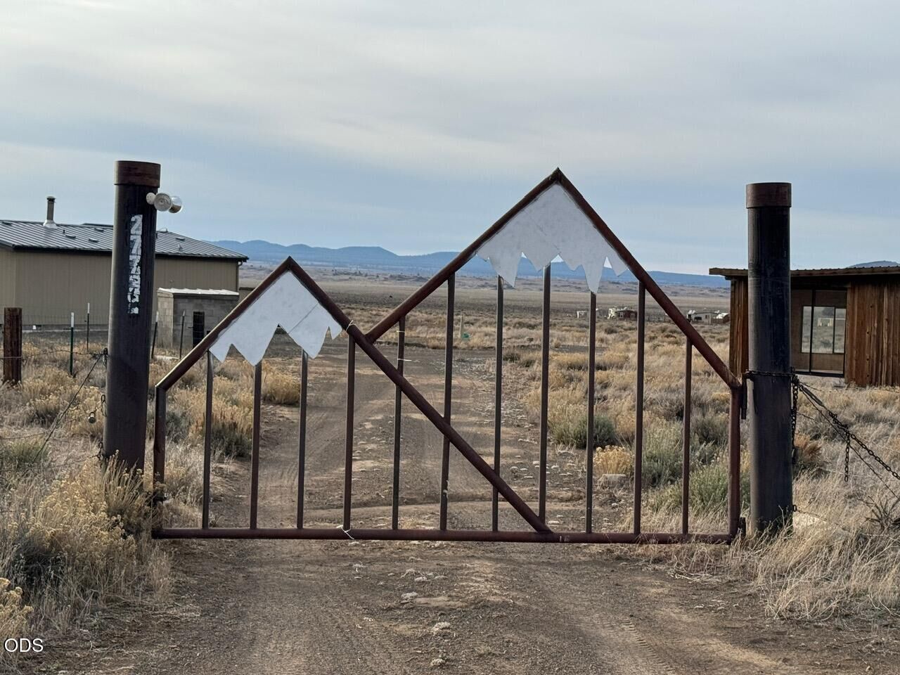 Property Photo:  27737 Ford Road  OR 97701 