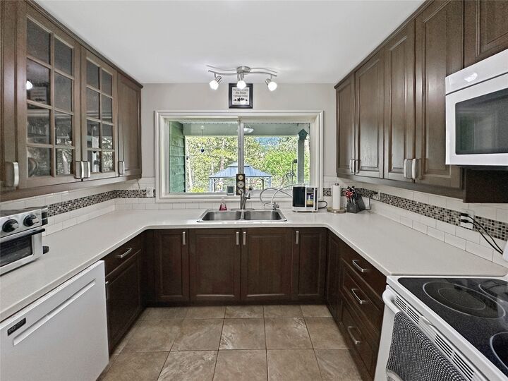 Photo de la propriété:  128 Edgewood Drive  BC V0X 1W0 