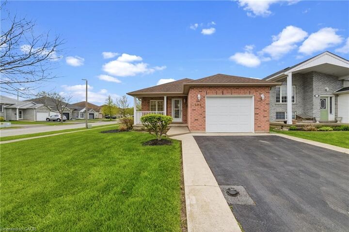 Property Photo:  296 Autumn Crescent  ON L3C 7K1 