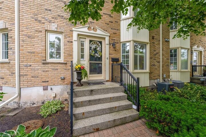 Property Photo:  2110 New Street 6  ON L7R 1H8 