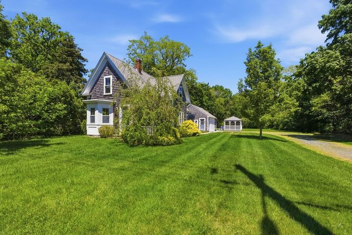 Property Photo:  18 Nobscussett Road  MA 02638 