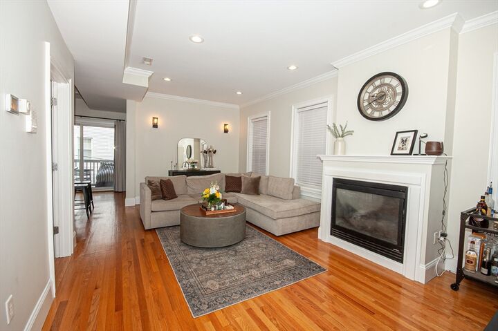Property Photo:  2 Burnham Pl 2  MA 02127 