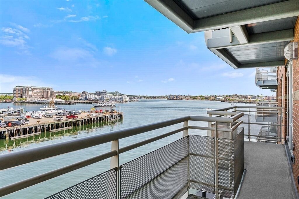 Property Photo:  3 Battery Wharf 3407  MA 02109 
