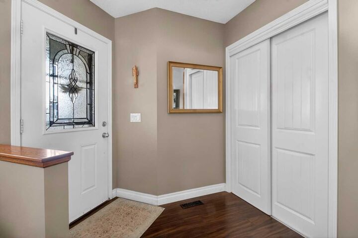 Property Photo:  210 Douglas Ridge Place SE  AB T2Z 2T4 