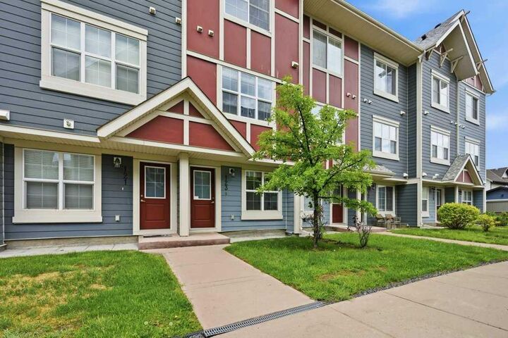 Property Photo:  123 Marquis Lane SE  AB T3M 2G6 