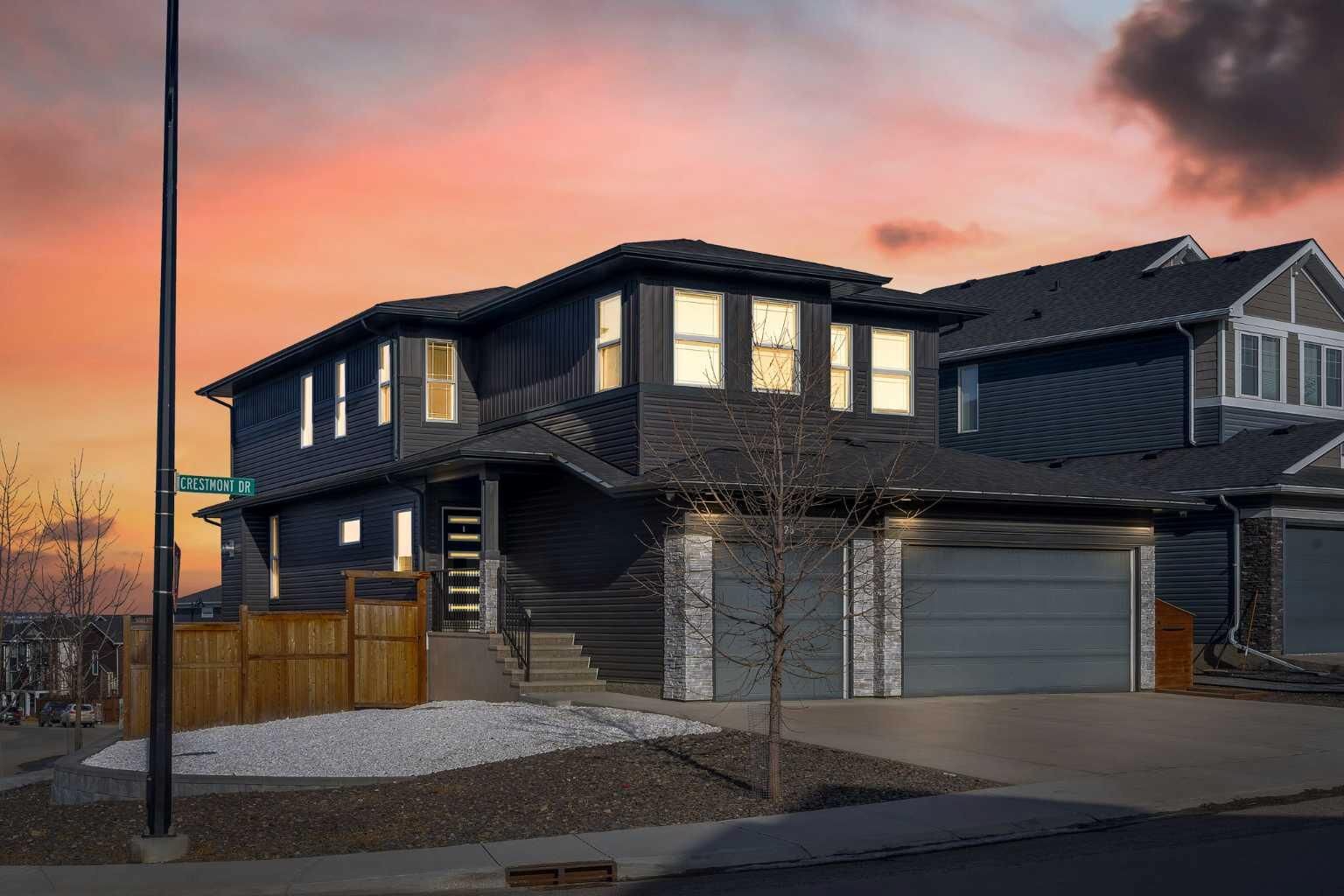 Property Photo:  325 Crestmont Drive SW  AB T3B 6G9 