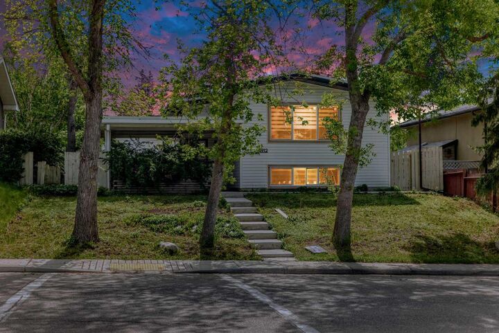 Photo de la propriété: 5912 Dalton Drive NW AB T3A 1C6