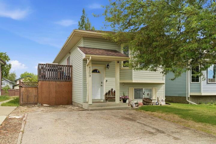 Property Photo:  6209 90 Street  AB T8W 2M4 