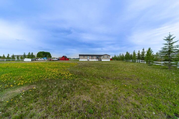 Property Photo:  31244 Range Road 33 20  AB T0M 0W0 
