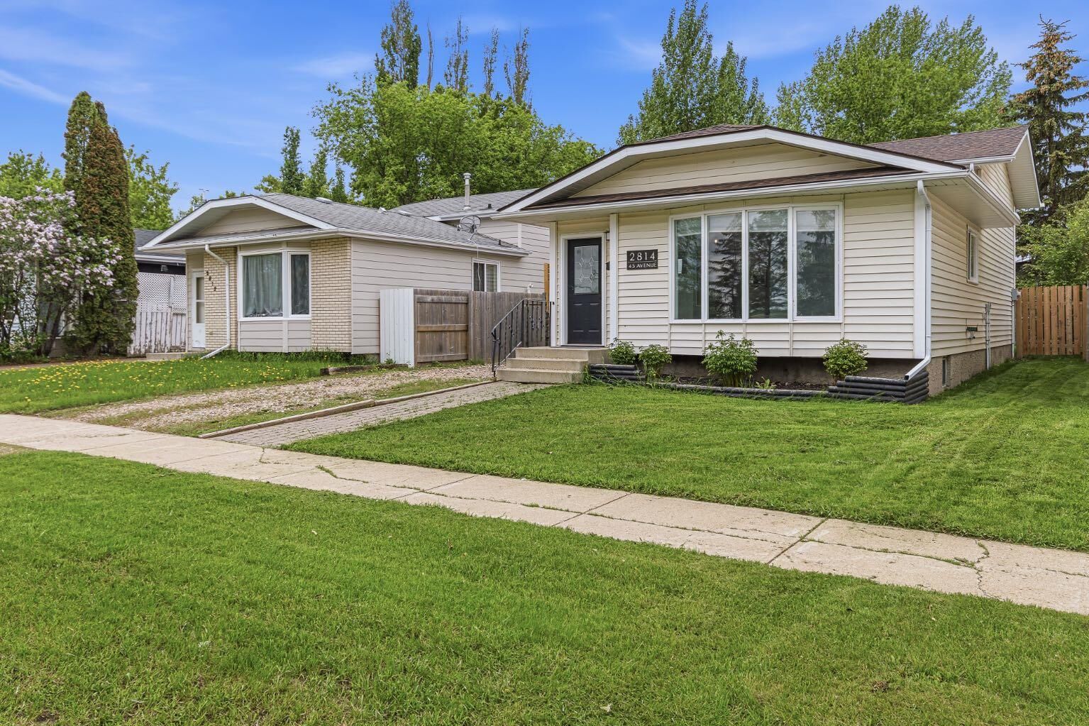 Property Photo:  2814 45 Avenue  SK S9V 1T1 