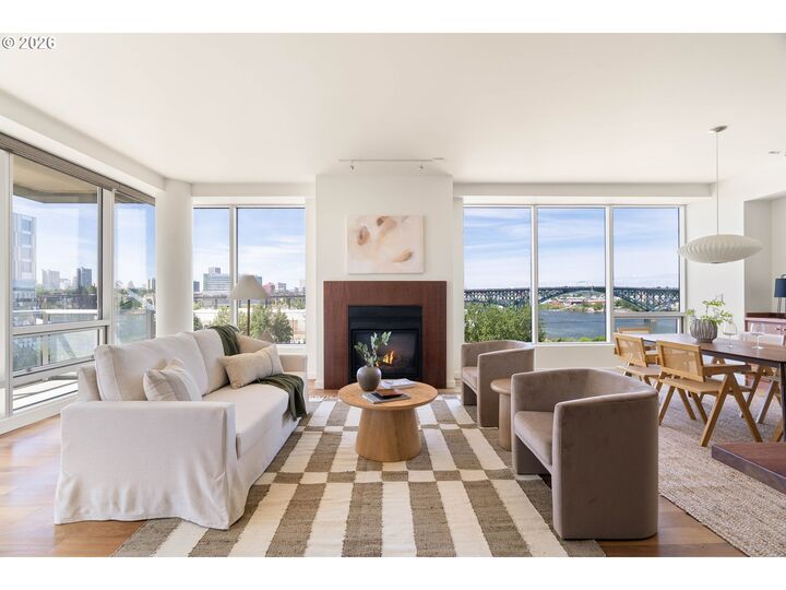 Property Photo: 836 S Curry St 708 OR 97239