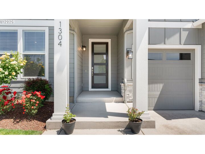 Property Photo: 1304 S 44th Ave WA 98642