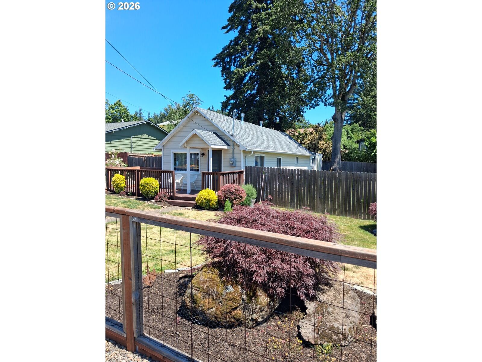 Property Photo: 1055 Columbia Ave OR 97027