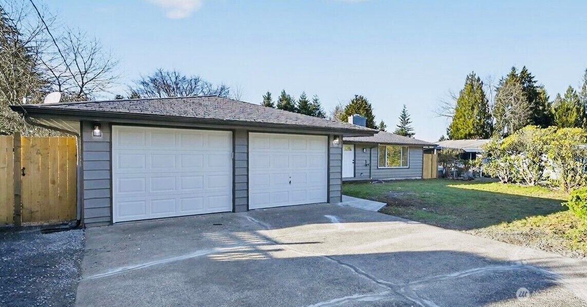 Property Photo: 17843 110th Avenue SE WA 98055