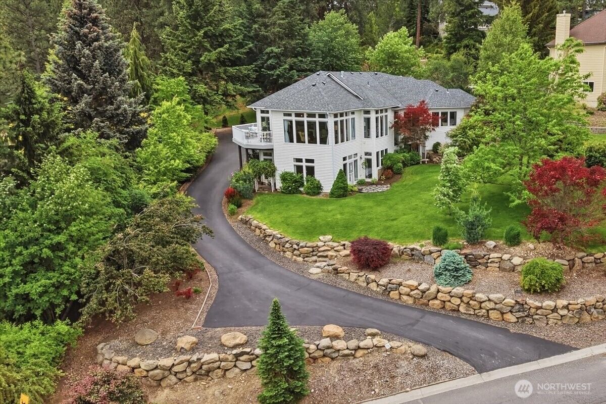 Property Photo: 4913 S Bella Vista Drive WA 99037