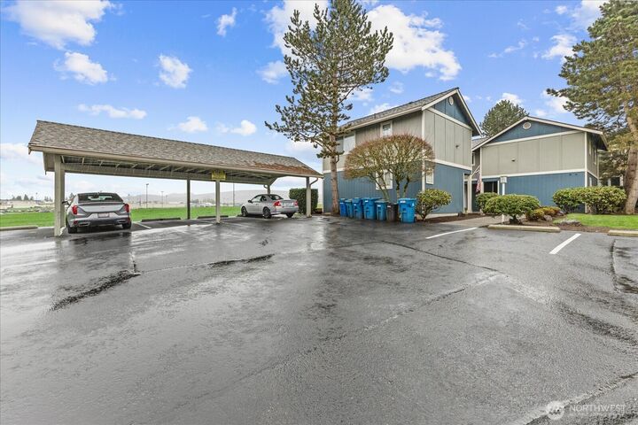 Property Photo: 16837 167th Avenue SE WA 98272