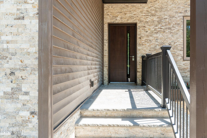 Property Photo:  18 Osprey Circle  PA 18436 