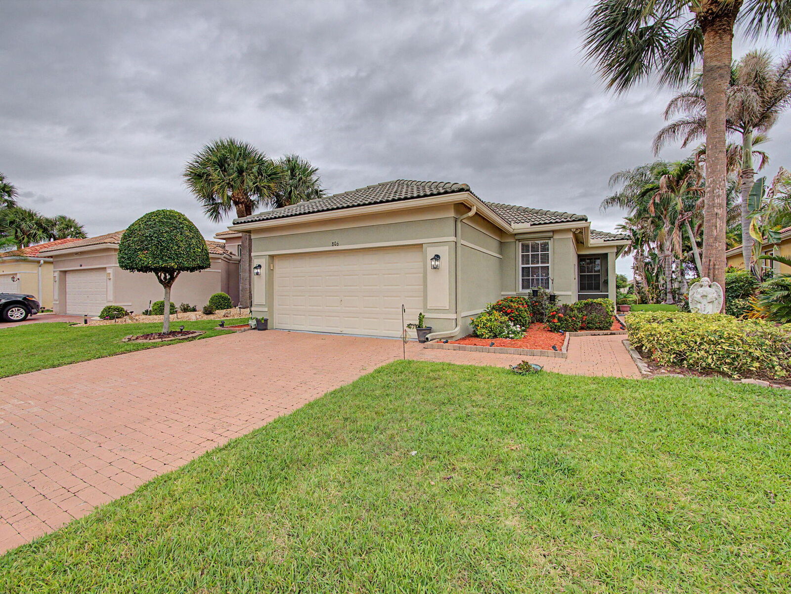 Property Photo: 806 NW Rutherford Court FL 34983