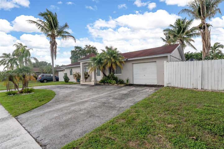 Property Photo: 15042 SW 69th St FL 33193