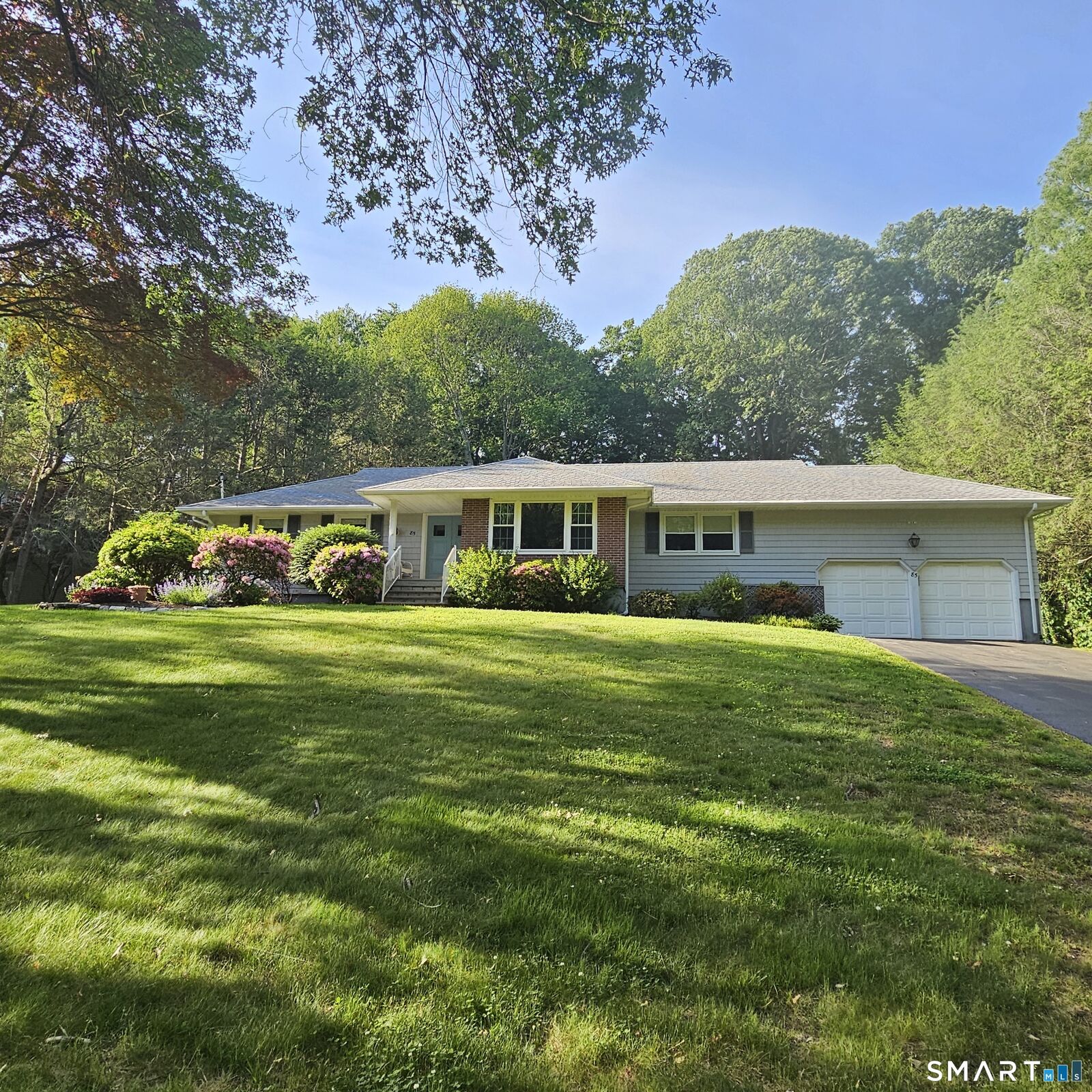 Property Photo:  85 Canterbury Lane  CT 06611 