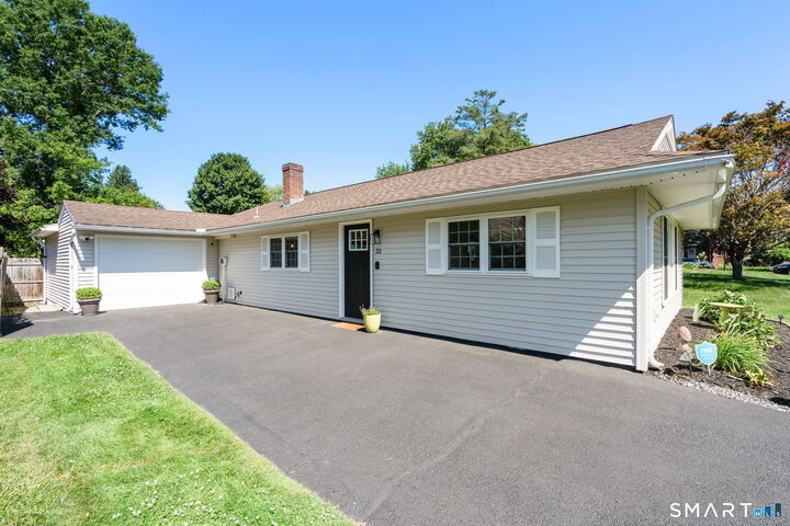 Property Photo: 31 Cowan Street CT 06078