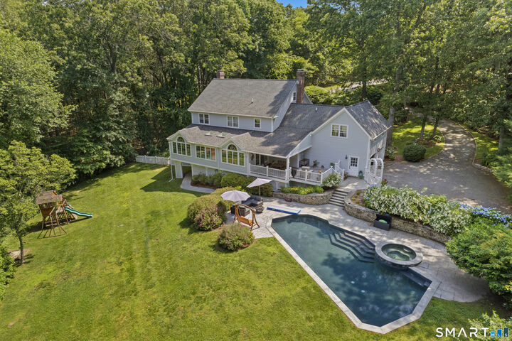 Property Photo:  8 Squire Lane  CT 06426 
