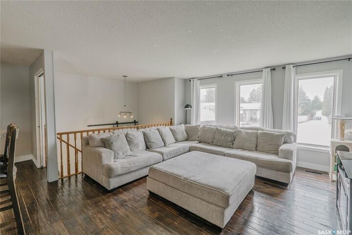 Photo de la propriété: 335 Thain Crescent SK S7K 6N1