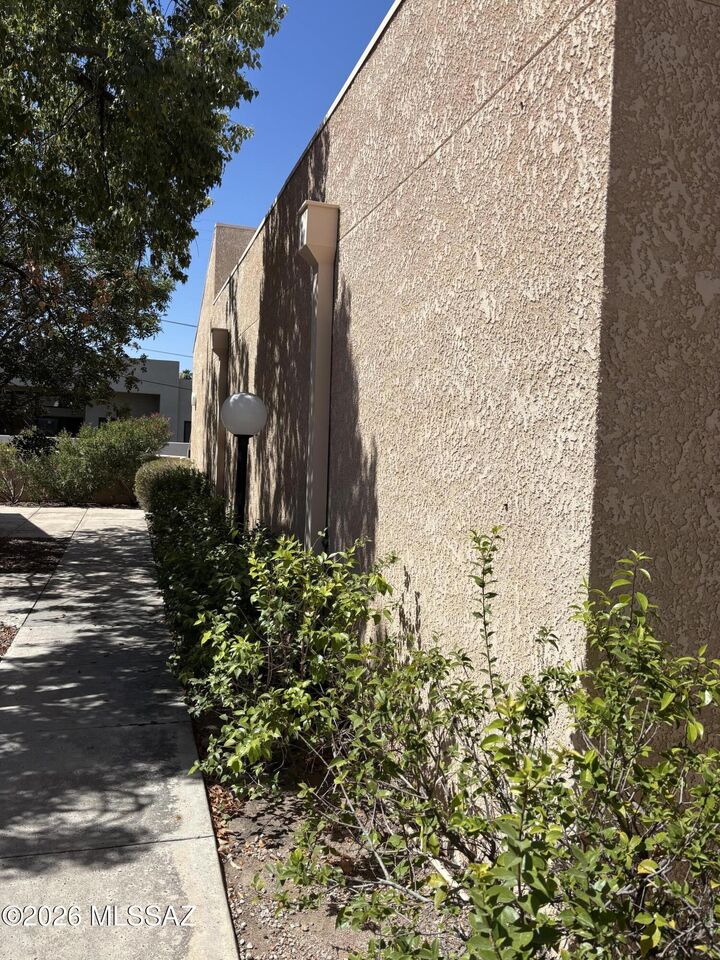 Property Photo: 3080 E 4th Street AZ 85716