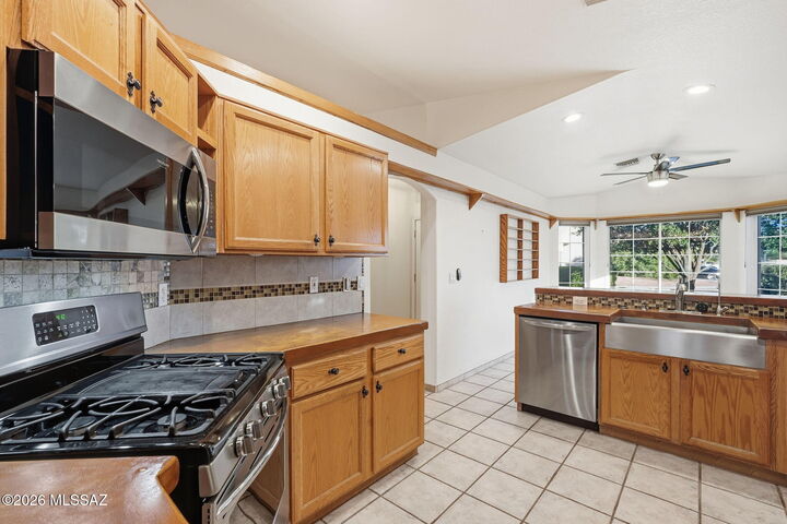 Property Photo:  9161 N Clover Way  AZ 85743 