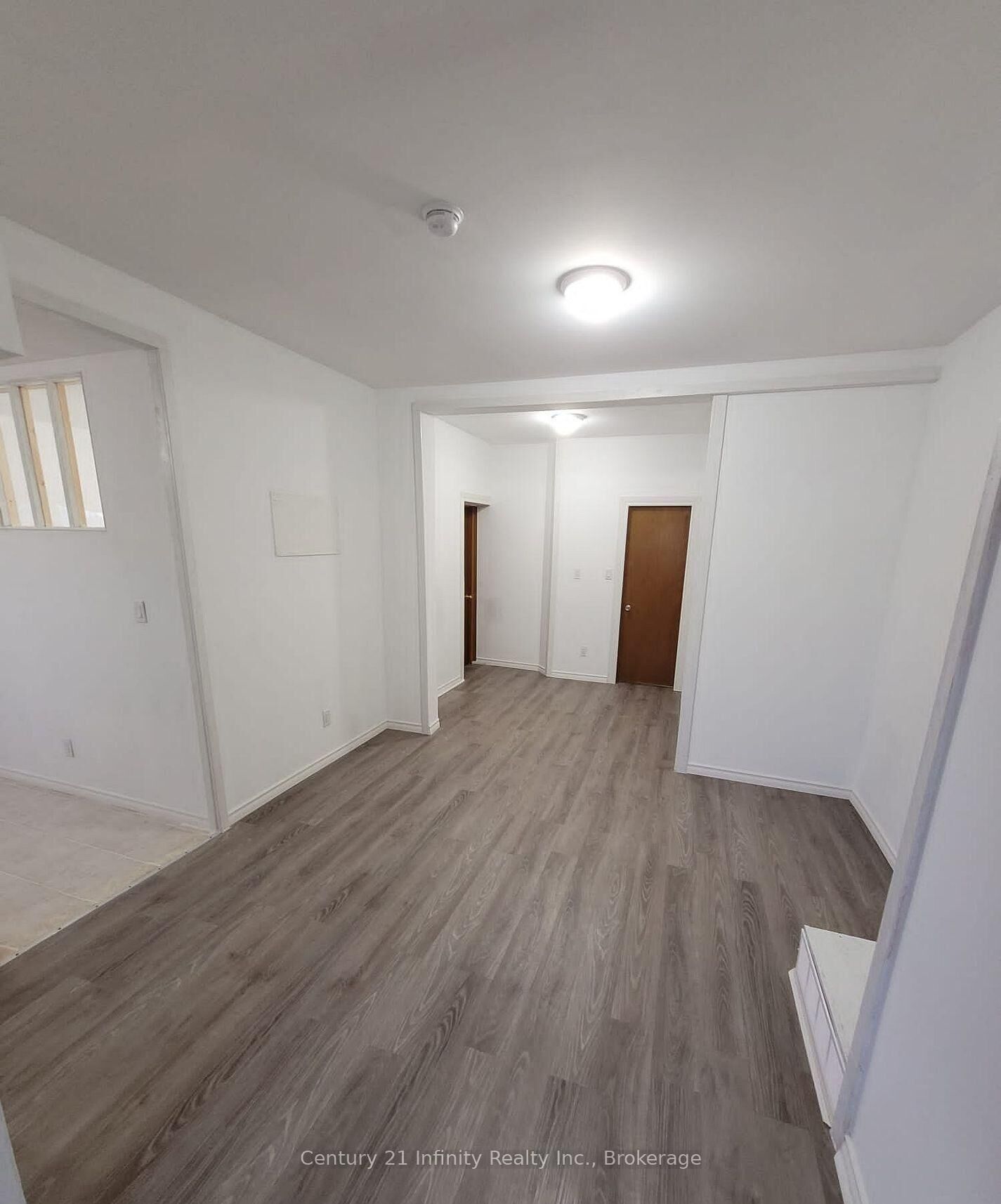 Property Photo: 555 Ritson Road S B ON L1H 5K6