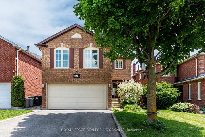 1520 Roseway Drive — photo 1
