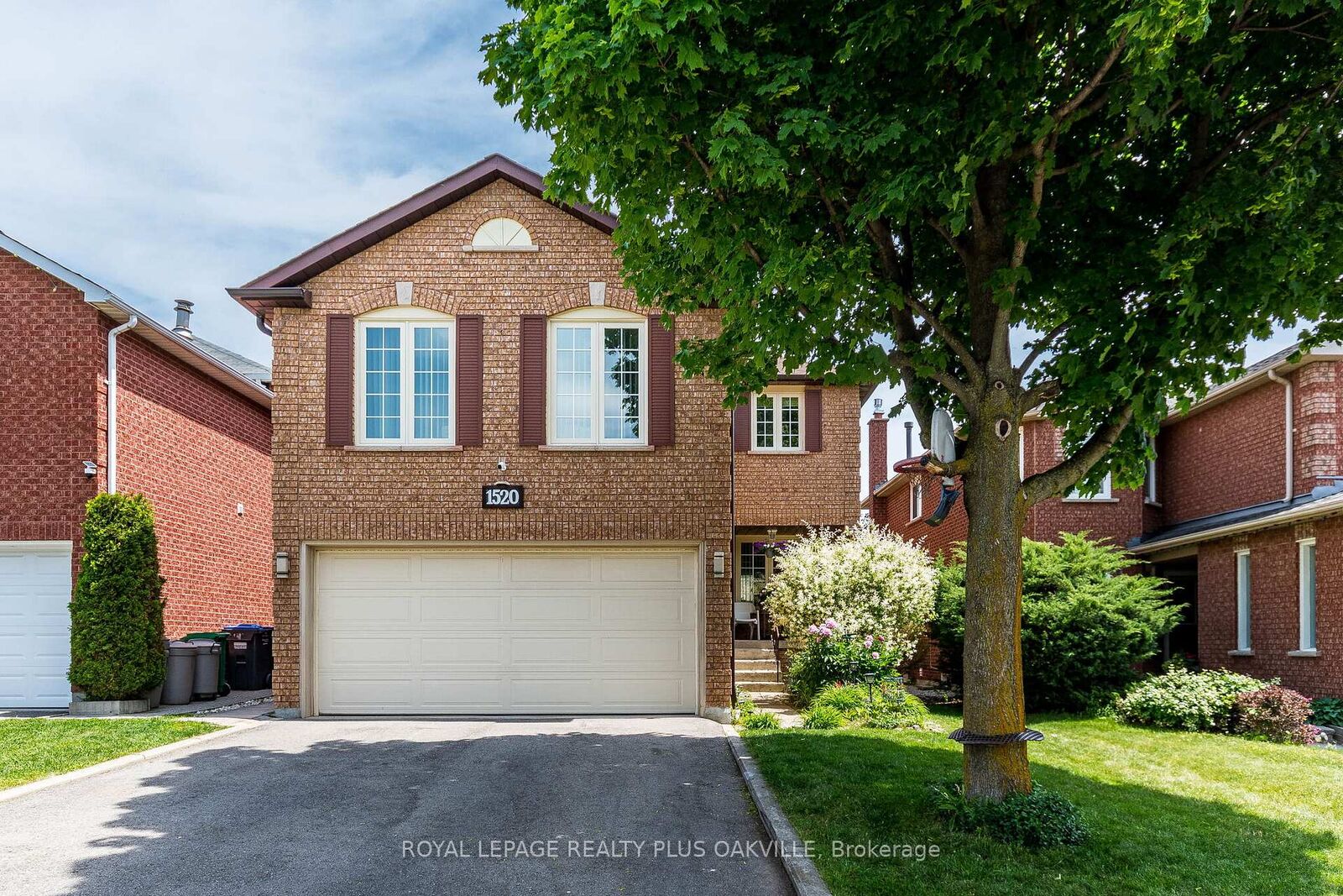 Property Photo: 1520 Roseway Drive ON L5M 5M5