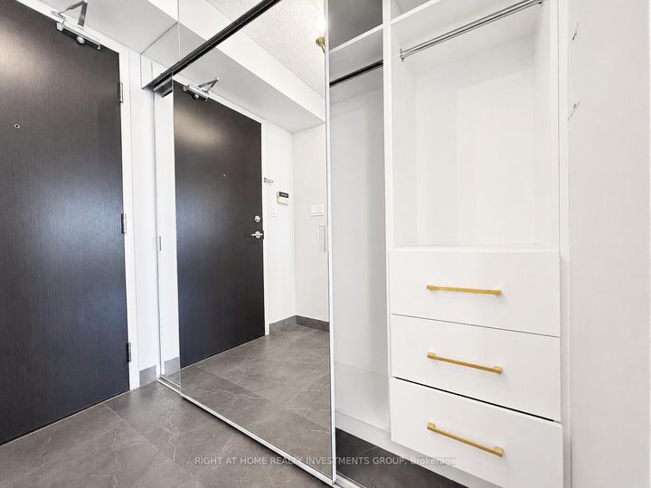 Property Photo: 29 Northern Heights Drive 1101 ON L4B 4L8
