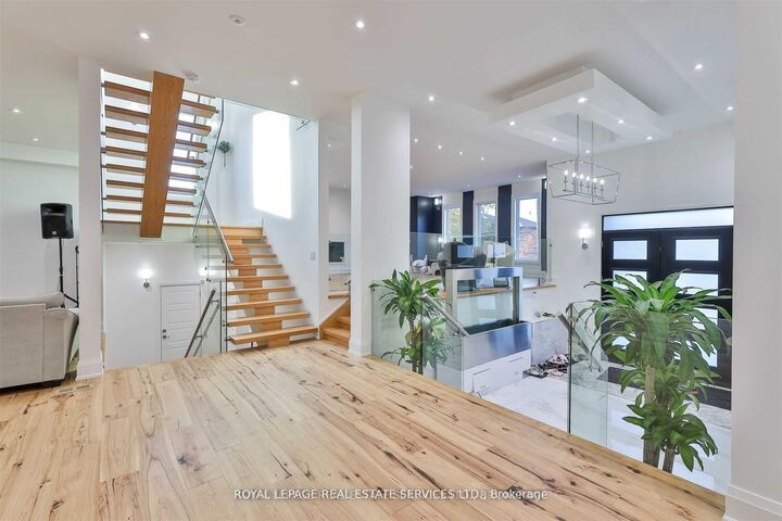 Property Photo: 61 Dane Avenue ON M6A 1G4